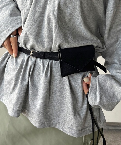 ISOOK（アイスー）の「【ISOOK / アイスー】2wayスエードミニポーチベルト / ベルトバッグ ウエストポーチ 細ベルト ミニバッグ 合皮 合成皮革 ベージュ ブラック 茶 黒 ZOZOTOWN限定（ベルト・レディース・ブラック/ベージュ・FREE）」の2枚目の写真