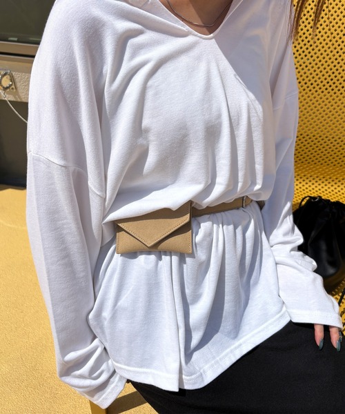 ISOOK（アイスー）の「【ISOOK / アイスー】2wayスエードミニポーチベルト / ベルトバッグ ウエストポーチ 細ベルト ミニバッグ 合皮 合成皮革 ベージュ ブラック 茶 黒 ZOZOTOWN限定（ベルト・レディース・ブラック/ベージュ・FREE）」の6枚目の写真