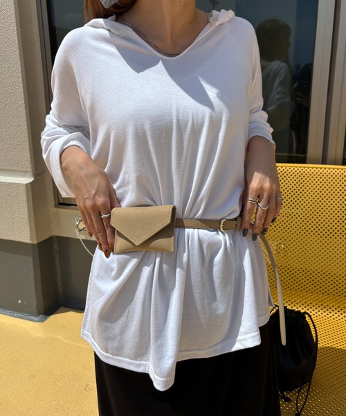 ISOOK（アイスー）の「【ISOOK / アイスー】2wayスエードミニポーチベルト / ベルトバッグ ウエストポーチ 細ベルト ミニバッグ 合皮 合成皮革 ベージュ ブラック 茶 黒 ZOZOTOWN限定（ベルト・レディース・ブラック/ベージュ・FREE）」の5枚目の写真