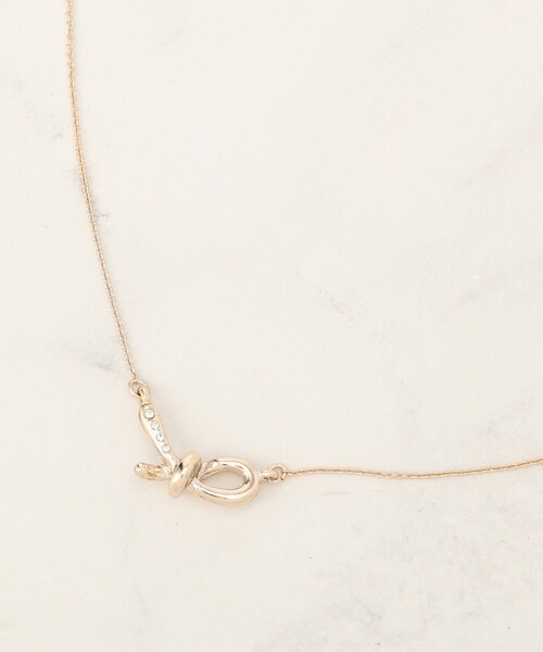 grove(グローブ)の「ノットビジューショートネックレス(ネックレス・レディース・ピンクゴールド/ゴールド・00)」の2枚目の写真