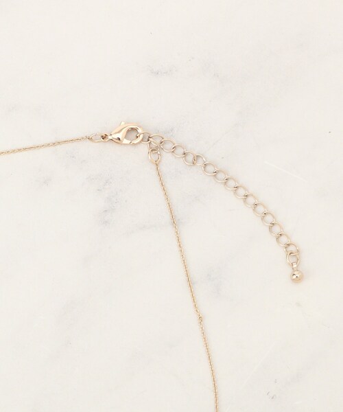 grove(グローブ)の「ノットビジューショートネックレス(ネックレス・レディース・ピンクゴールド/ゴールド・00)」の4枚目の写真