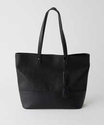 EMMA CLOTHES（エマクローズ）の「スクエアパネルトートバック/クロシェットキーチャーム付き（トートバッグ）」