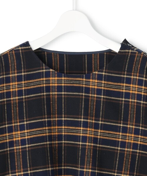 23区(ニジュウサンク)の「【Lサイズ限定】ブラッシュド ビエラチェック ノーカラーブラウス(シャツ/ブラウス・レディース・ネイビー系3/レッド系3/ブラック系3・48/46/44/50)」の21枚目の写真