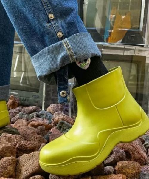 Vipoa(ヴィポア)の「VOLUME SHORT RAIN BOOTS(レインシューズ・レディース・ブラック/ライトピンク/ベージュ/グリーン/ピンク・SMALL/MEDIUM/LARGE)」の4枚目の写真