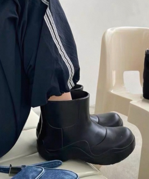 Vipoa(ヴィポア)の「VOLUME SHORT RAIN BOOTS(レインシューズ・レディース・ブラック/ライトピンク/ベージュ/グリーン/ピンク・SMALL/MEDIUM/LARGE)」の6枚目の写真