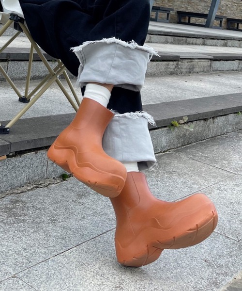 Vipoa(ヴィポア)の「VOLUME SHORT RAIN BOOTS(レインシューズ・レディース・ブラック/ライトピンク/ベージュ/グリーン/ピンク・SMALL/MEDIUM/LARGE)」の8枚目の写真