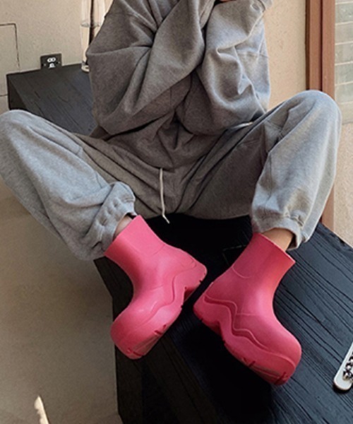 Vipoa(ヴィポア)の「VOLUME SHORT RAIN BOOTS(レインシューズ・レディース・ブラック/ライトピンク/ベージュ/グリーン/ピンク・SMALL/MEDIUM/LARGE)」の7枚目の写真