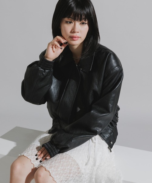 Chick(チック)の「Faux Leather Double-Breasted Blouson Jacket / フェイクレザー 比翼仕立てブルゾン(ブルゾン・レディース・ブラック/ブラウン/キャメル・FREE)」の4枚目の写真