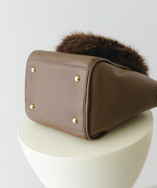 RODE SKO（ロデスコ）の「フラッフィーフラップハンドバッグ（ハンドバッグ・レディース・ベージュ/ブラウン系その他・ONE）」の12枚目の写真