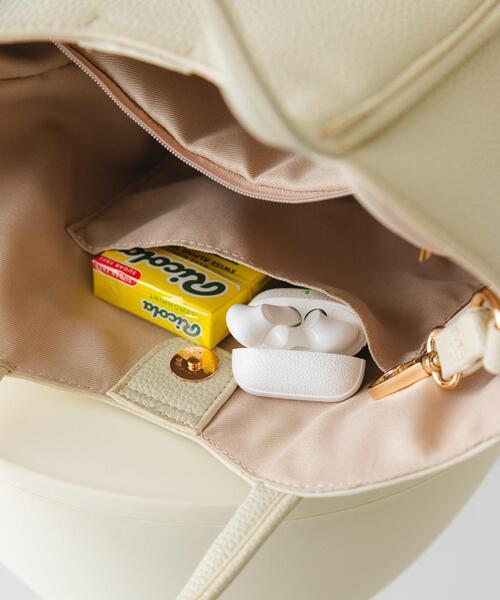 RODE SKO(ロデスコ)の「フラッフィーフラップハンドバッグ(ハンドバッグ・レディース・ベージュ/ブラウン系その他・ONE)」の6枚目の写真