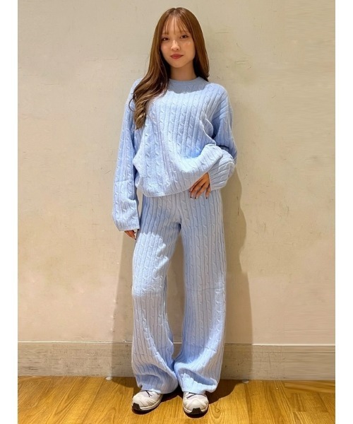 GAP(ギャップ)の「CashSoft カシミヤタッチ ケーブルニット クルーネックセーター(ニット/セーター・レディース・レッド/アイボリー/グレー/ブルー・XS/S/M/L/XL/XXS)」の11枚目の写真