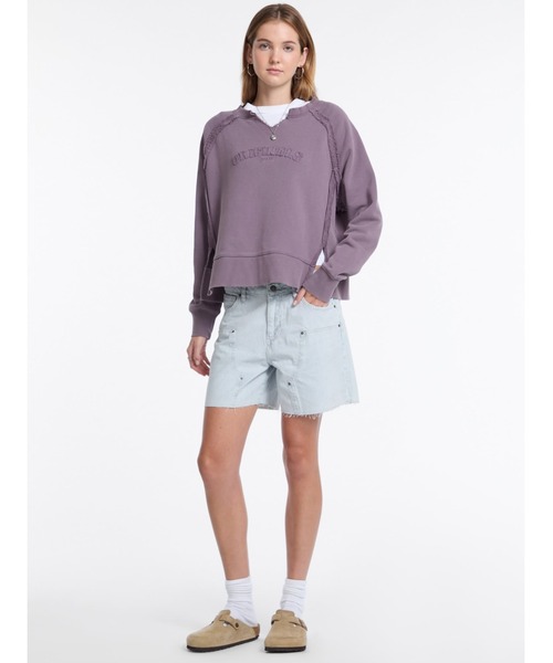 Guess(ゲス)の「GUESS Originals Vintage Notch Sweatshirt スウェット (スウェット・レディース・ライトパープル/ブラック・X-SMALL/MEDIUM/SMALL)」の3枚目の写真