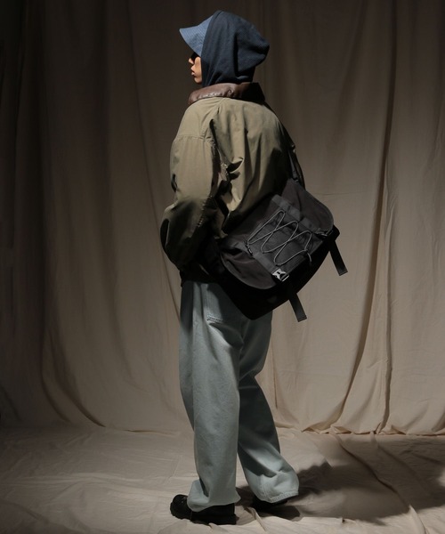 niko and...（ニコアンド）の「コードポケメッセンジャーバッグ（メッセンジャーバッグ・メンズ・グレー/ブラック・FREE）」の5枚目の写真