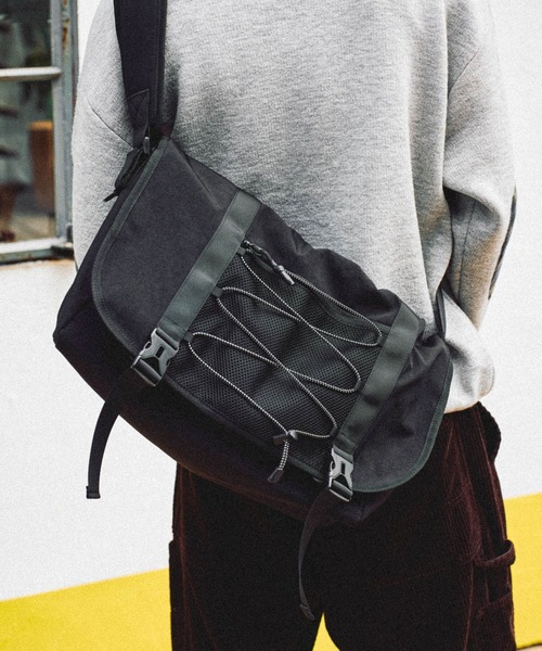 niko and...（ニコアンド）の「コードポケメッセンジャーバッグ（メッセンジャーバッグ・メンズ・グレー/ブラック・FREE）」の8枚目の写真