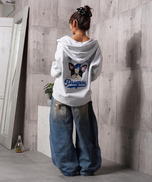 1111clothing(ワンフォークロージング)の「フレンチブルドッグ サガラ刺繍 ジップパーカー / French Bulldog Sagara Embroidery Zip Hoodie(パーカー・メンズ・ブラック/アッシュ・M/L)」の4枚目の写真