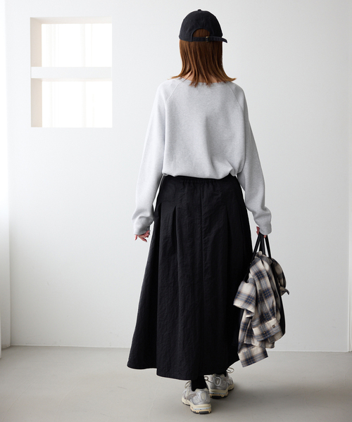 SLOBE IENA（スローブイエナ）の「《WEB限定/追加2》スムースオーバーニット（ニット/セーター・レディース・ネイビー/チャコールグレー/ブラック/ピンク系その他・FREE）」の18枚目の写真