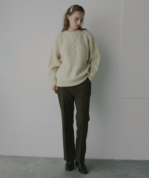 MANOF(マノフ)の「WAIST RIB CABLE KNIT(ニット/セーター・レディース・アイボリー/ブルー/チャコールグレー・F)」の11枚目の写真