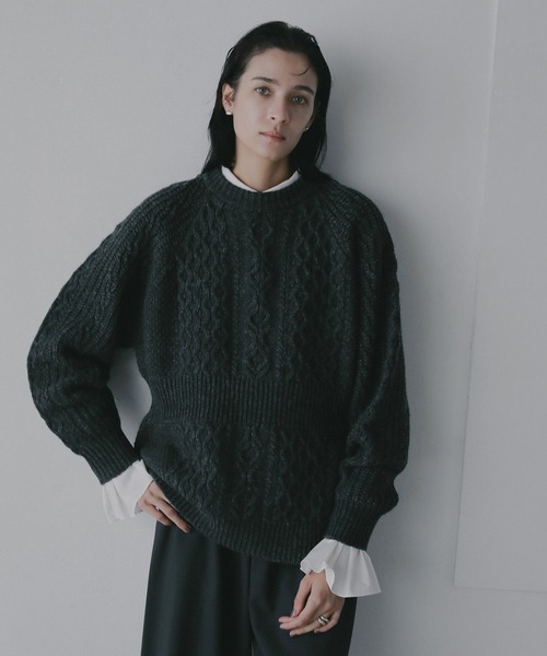 MANOF(マノフ)の「WAIST RIB CABLE KNIT(ニット/セーター・レディース・アイボリー/ブルー/チャコールグレー・F)」の17枚目の写真
