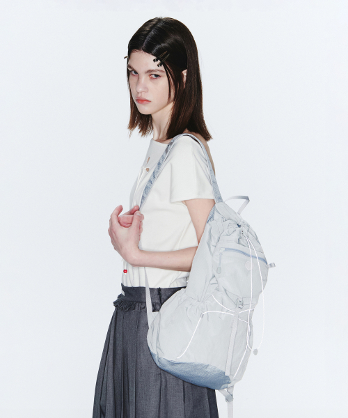 FENNEC（フェネック）の「AIRY POCKET BACKPACK - GREY（バックパック/リュック・レディース・その他・FREE）」の2枚目の写真
