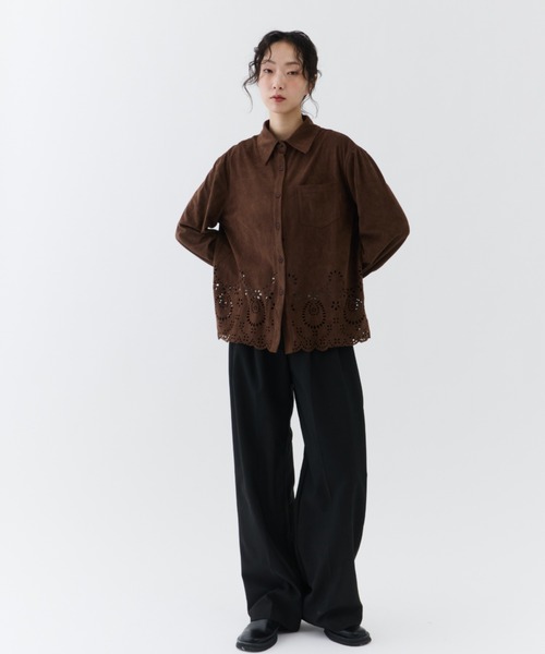 NUJOH(ヌゾ)の「Suede Lace Shirt Blouse / スエードレースシャツブラウス(シャツ/ブラウス・レディース・ダークブラウン/ダークベージュ・FREE)」の15枚目の写真