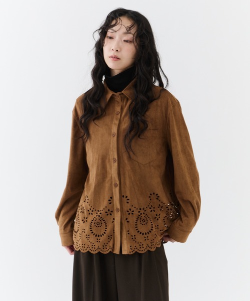 NUJOH(ヌゾ)の「Suede Lace Shirt Blouse / スエードレースシャツブラウス(シャツ/ブラウス・レディース・ダークブラウン/ダークベージュ・FREE)」の9枚目の写真