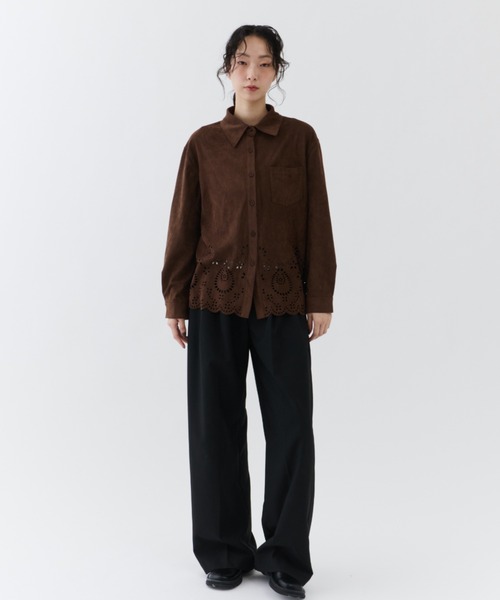 NUJOH(ヌゾ)の「Suede Lace Shirt Blouse / スエードレースシャツブラウス(シャツ/ブラウス・レディース・ダークブラウン/ダークベージュ・FREE)」の17枚目の写真