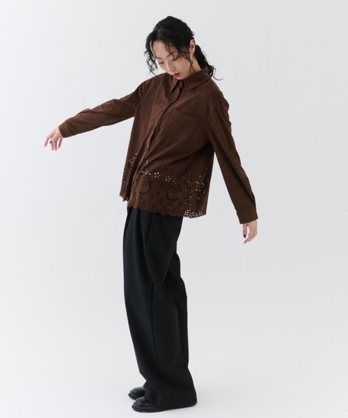 NUJOH(ヌゾ)の「Suede Lace Shirt Blouse / スエードレースシャツブラウス(シャツ/ブラウス・レディース・ダークブラウン/ダークベージュ・FREE)」の20枚目の写真