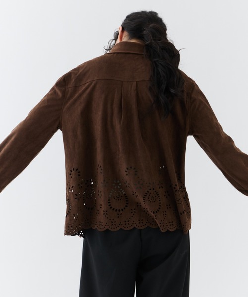 NUJOH(ヌゾ)の「Suede Lace Shirt Blouse / スエードレースシャツブラウス(シャツ/ブラウス・レディース・ダークブラウン/ダークベージュ・FREE)」の21枚目の写真