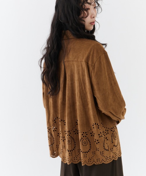 NUJOH(ヌゾ)の「Suede Lace Shirt Blouse / スエードレースシャツブラウス(シャツ/ブラウス・レディース・ダークブラウン/ダークベージュ・FREE)」の22枚目の写真