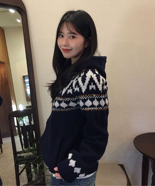 VANONE ATELIER(バノンアトリエ)の「KN4242 Nordic knit hood zip-up_Navy(パーカー・レディース・ネイビー・FREE)」の5枚目の写真
