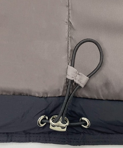 DAY CLOSET（デイ クローゼット）の「【ドロスト調節可/2WAY/ハイネックで首まであったか】旬のバイカラー配色。長袖ボリュームダウンジャケット レディース（ダウンジャケット/コート・レディース・アイボリー/ブラック・S/M）」の12枚目の写真