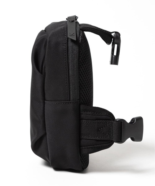 MAKAVELIC(マキャベリック)の「【62】【it】【MAKAVELIC】ACTIVE MINI SLING BAG(ショルダーバッグ・メンズ・ブラック・FREE)」の8枚目の写真