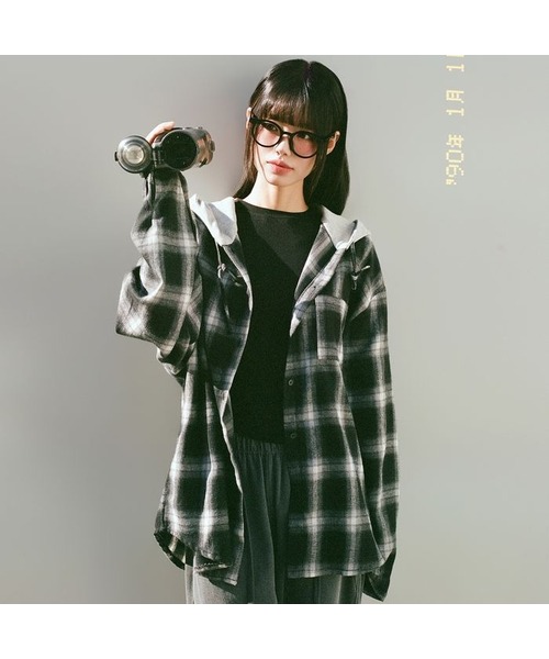 ACOVER（オコボ）の「タータンスウェットフードチェックシャツ 3カラー（シャツ/ブラウス・レディース・ブラック/ベージュ/ネイビー・FREE）」の2枚目の写真