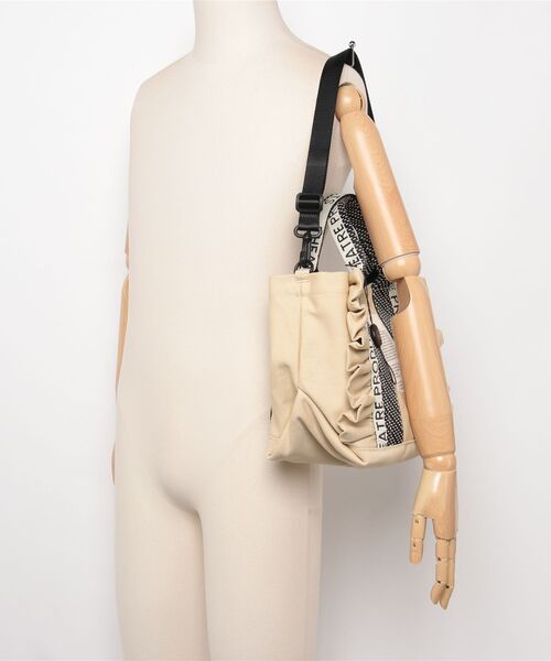 THEATRE PRODUCTS（シアタープロダクツ）の「ドット柄JQテープテムズフリル2WAYショルダーバッグ-M-（ショルダーバッグ・レディース・ブラック/ベージュ・FREE）」の6枚目の写真