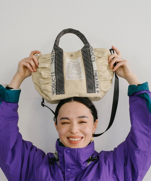 THEATRE PRODUCTS（シアタープロダクツ）の「ドット柄JQテープテムズフリル2WAYショルダーバッグ-M-（ショルダーバッグ・レディース・ブラック/ベージュ・FREE）」の2枚目の写真
