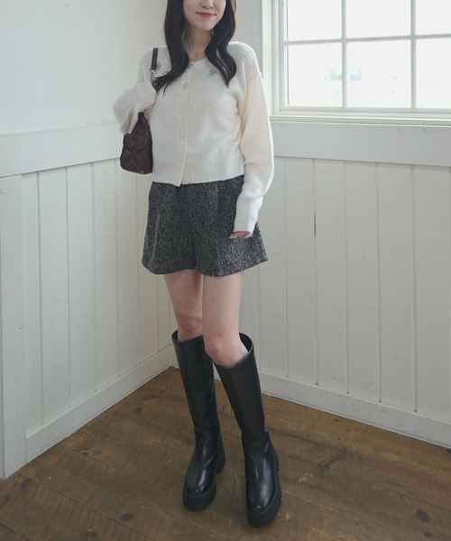 archives（アルシーヴ）の「ビジューニットカーディガン（カーディガン/ボレロ・レディース・アイボリー/ブラック/グレー・MEDIUM）」の10枚目の写真