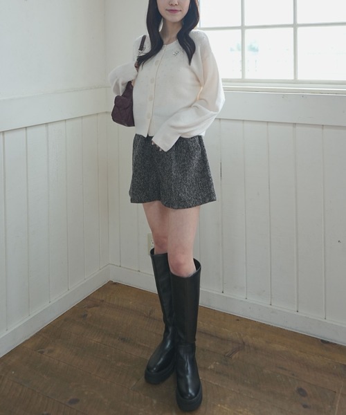 archives（アルシーヴ）の「ビジューニットカーディガン（カーディガン/ボレロ・レディース・アイボリー/ブラック/グレー・MEDIUM）」の8枚目の写真