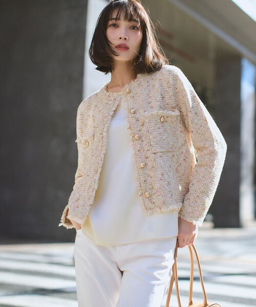 23区 L(ニジュウサンクオオキイサイズ)の「カフスボタン サテンTEEブラウス(シャツ/ブラウス・レディース・ベージュ系/アイボリー系・44/46/48)」の16枚目の写真