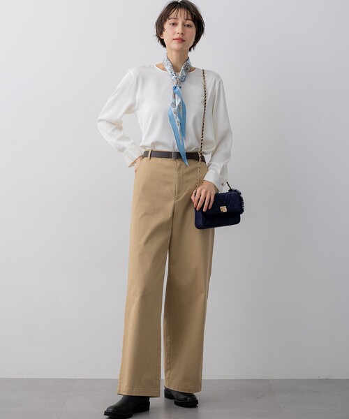 23区 L(ニジュウサンクオオキイサイズ)の「カフスボタン サテンTEEブラウス(シャツ/ブラウス・レディース・ベージュ系/アイボリー系・44/46/48)」の20枚目の写真