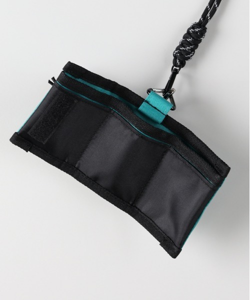 Right-on（ライトオン）の「【Right-on Basic】ネックストラップ付ミニウォレット (軽量/機能性/スタイリッシュ/多用途)（ショルダーバッグ・メンズ・グレー/ブラック/グリーン・ONE SIZE）」の7枚目の写真