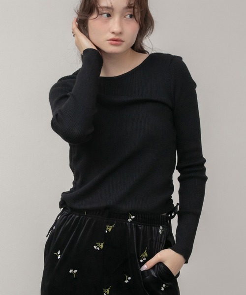 HEILIS（ヘイリス）の「サイドリボンニットトップス / アイボリー ブラック ベージュ 肌見せ ヘルシー ニット ドロスト トップス 長袖  変形 ノームコア 韓国 シンプル 無地 カジュアル 春服 秋服 冬服（ニット/セーター・レディース・ベージュ/アイボリー/ブラック・FREE）」の22枚目の写真