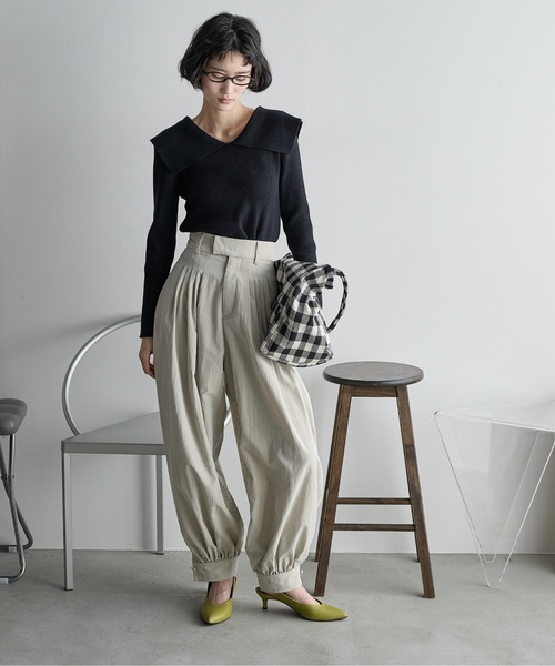 THE YOn（ザヨン）の「タックデザインバルーンカラーパンツ（その他パンツ・レディース・ライム/ピンク/グレイッシュベージュ・FREE）」の2枚目の写真