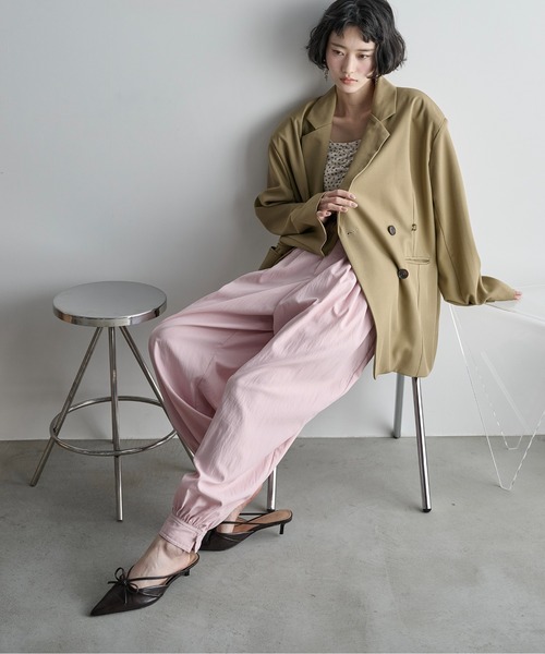 THE YOn（ザヨン）の「タックデザインバルーンカラーパンツ（その他パンツ・レディース・ライム/ピンク/グレイッシュベージュ・FREE）」の8枚目の写真