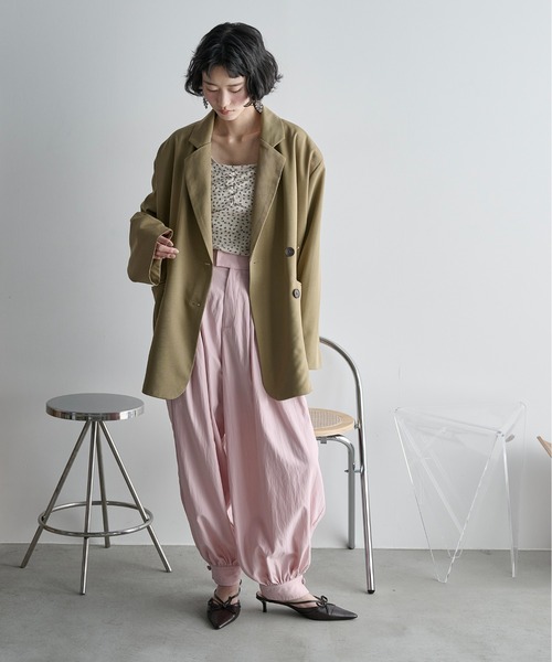 THE YOn（ザヨン）の「タックデザインバルーンカラーパンツ（その他パンツ・レディース・ライム/ピンク/グレイッシュベージュ・FREE）」の5枚目の写真