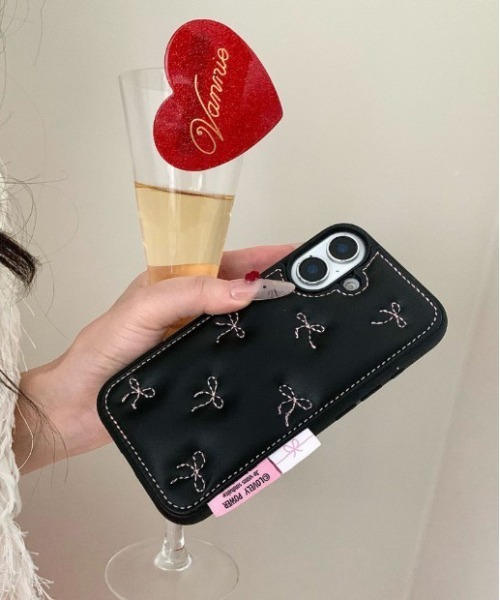 Port（ポート）の「【 Port / ポート 】 キルティング スター リボン モチーフ iPhoneケース #_（スマホケース/カバー・レディース・ブラック/ブラック系その他・iPhone 13/iPhone 14/iPhone 15/iPhone 16）」の6枚目の写真