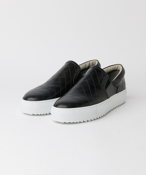 alfredoBANNISTER(アルフレッドバニスター)の「【Margom社】厚底シャークソール 格子 レザー スリッポン スニーカー(スニーカー・メンズ・ブラック/ホワイト・44/43/42/41/40)」の1枚目の写真