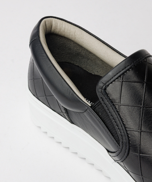 alfredoBANNISTER(アルフレッドバニスター)の「【Margom社】厚底シャークソール 格子 レザー スリッポン スニーカー(スニーカー・メンズ・ブラック/ホワイト・44/43/42/41/40)」の5枚目の写真