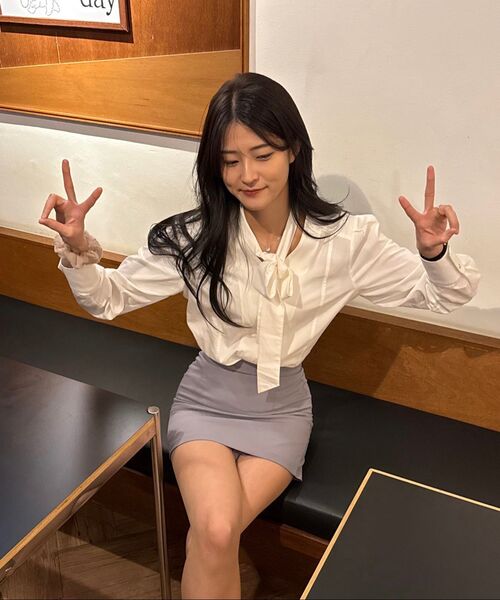 NONLOCAL（ノンローカル）の「V-neck Tie Blouse - Off White（シャツ/ブラウス・レディース・その他・FREE）」の2枚目の写真