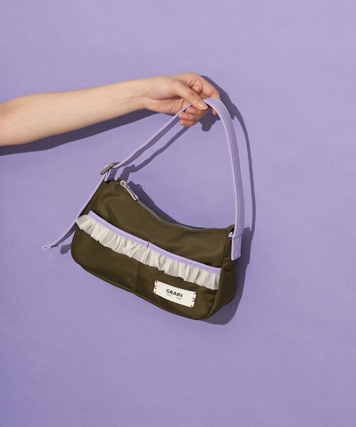 GRAIN(グレイン)の「【GRAIN/グレイン】チュールフリルワンハンドルバッグ(トートバッグ・レディース・ブラック/ブラウン/カーキ・FREE)」の1枚目の写真