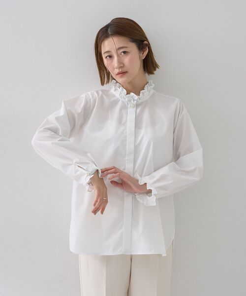 YECCA VECCA（イェッカヴェッカ）の「イージーケアフリルカラーシャツ（シャツ/ブラウス・レディース・ブルー系その他6/ネイビー/オフホワイト・FREE）」の4枚目の写真